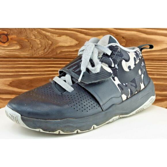 Nike Team Hustle 08 Boys‎ Shoes Size 7 M Black Synthetic Running 881941010 - Picture 1 of 8